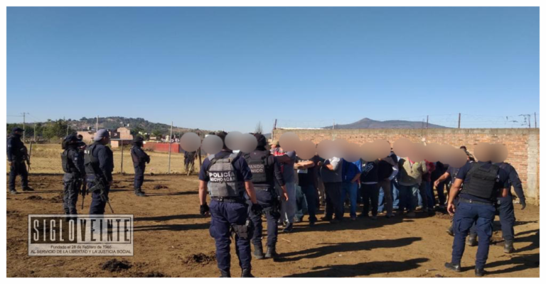 A barandilla 48 asistentes que participaban en una pelea de gallos