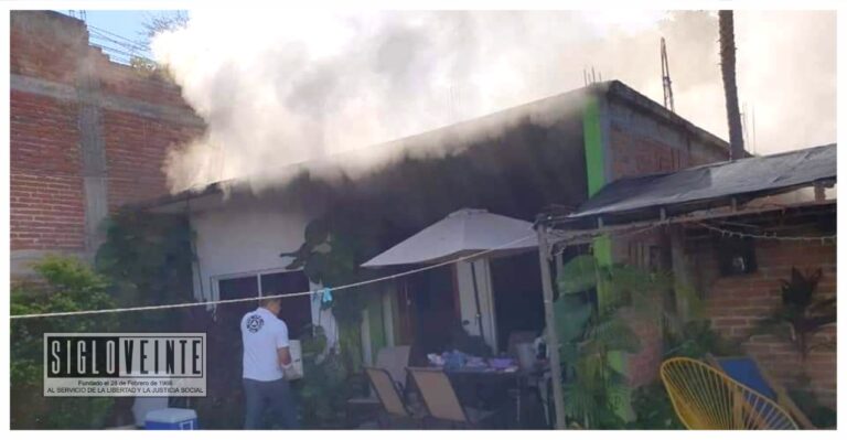 En San Lucas, el Heróico Cuerpo de Bomberos de Huetamo sofocó incendio