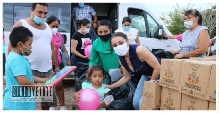 Entrega DIF de Huetamo despensas, cobijas y juguetes en Barrio Alto