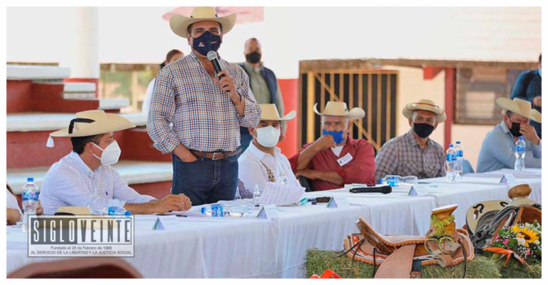 Entrega Gobernador 10 sementales a la Asociación Ganadera Local de Carácuaro y supervisa avance de la remodelación y rehabilitación de la plaza principal y presidencia municipal