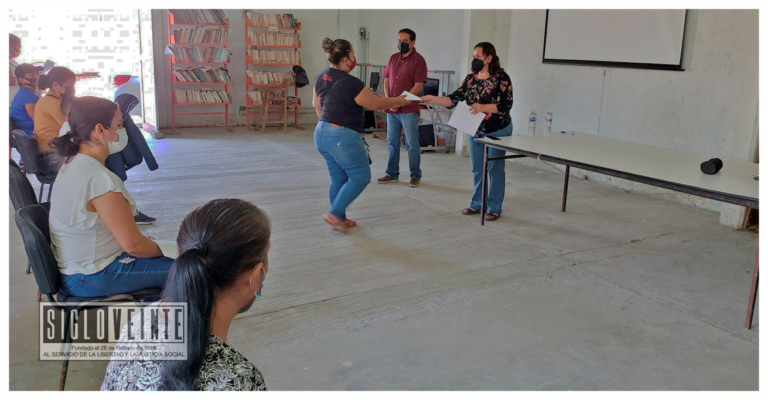 Palabra de Mujer entrega créditos individuales en Nocupétaro