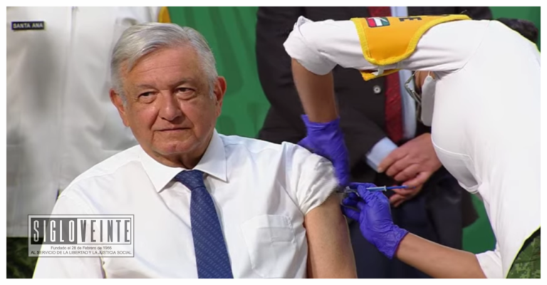 Andrés Manuel López Obrador se vacuna contra el COVID-19 con dosis de AstraZeneca