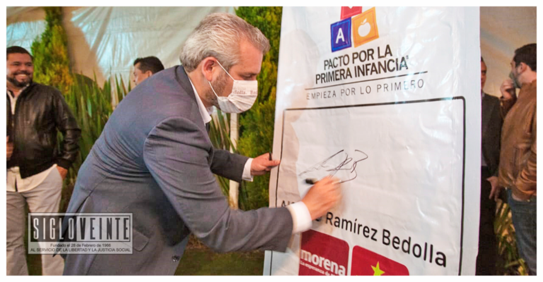 Alfredo Ramírez firma Pacto por la Primera Infancia