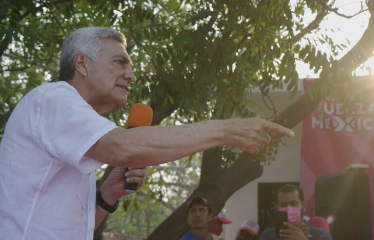 Leonel Godoy es el verdadero candidato de Morena al gobierno del estado, afirma Cristóbal Arias