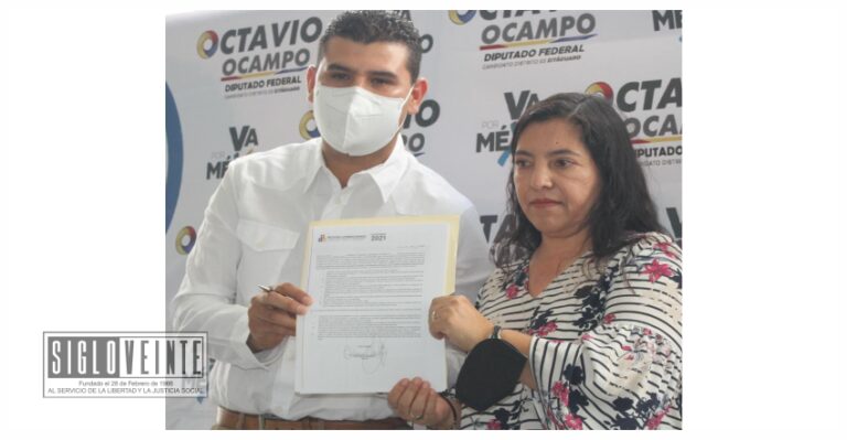 Octavio Ocampo firma el Pacto por la Primera Infancia Zitácuaro