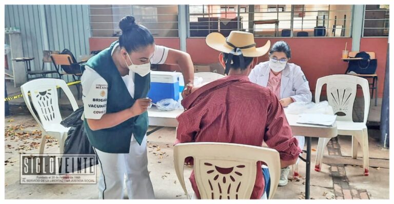 Se aplicaron 965 vacunas contra el COVID-19 a adultos de 50 a 59 años y mujeres embarazadas de Tuzantla