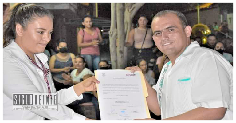 Reynaldo Gómez Villalobos recibe constancia de mayoría y validez, convirtiéndole en alcalde electo de Carácuaro