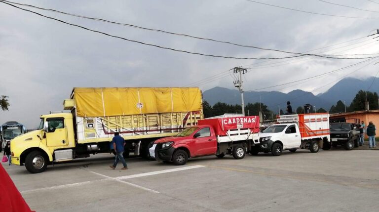 Desde ayer productores de guayaba mantienen sitiada la ciudad de Zitácuaro, bloquean salidas a Toluca, Morelia y Huetamo