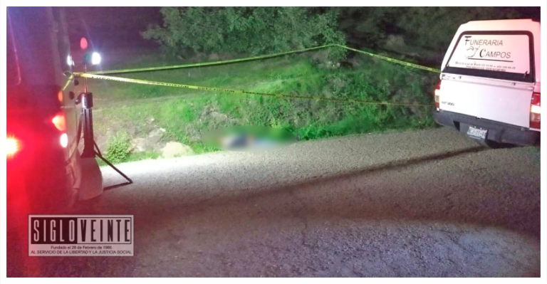 Hombre muere al derraparse en su moto en el libramiento de Huetamo