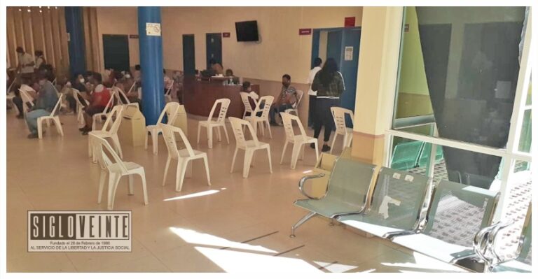 Ante la baja afluencia en el centro de vacunación anti COVID-19 de Huetamo, autoridades invitan a la ciudadanía a protegerse