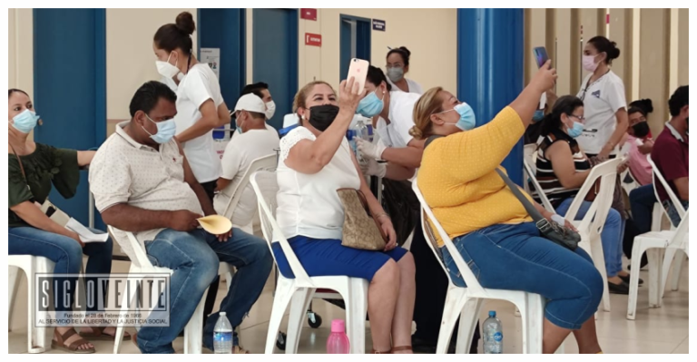 En breve Estados Unidos aprobará la tercera vacuna de refuerzo para los adultos