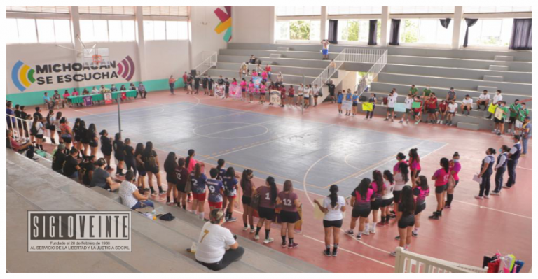 La Liga Municipal de Voleibol Huetamo rinde homenaje a Esmeralda García Olivo, dedicándole su torneo de verano