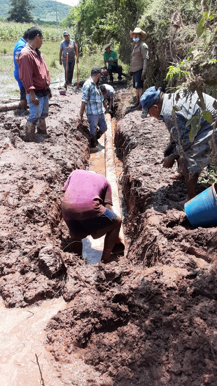 Reestablece Ayuntamiento de Tiquicheo servicio de agua potable dañado por las lluvias
