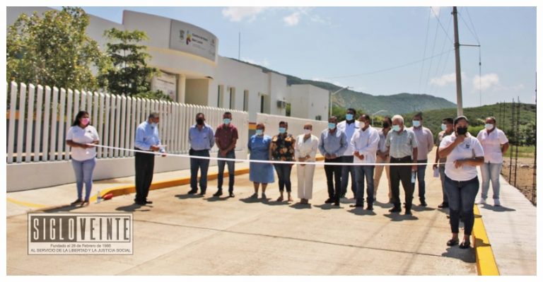 Inauguran remodelación de la iglesia de la Purísima Concepción y pavimentación de la calle del Centro Salud en San Lucas con un costo de ocho millones de pesos