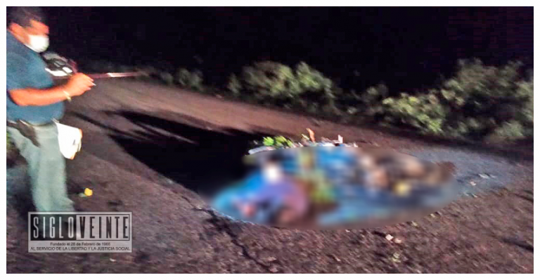 La imprudencia y el exceso de velocidad, cobran la vida de un motociclista al chocar con una vaca en la carretera a Comburindio