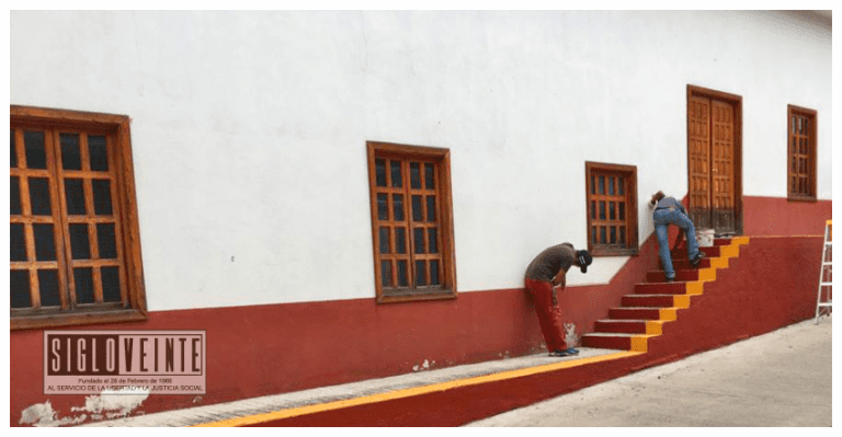 Ayuntamiento de Carácuaro mejora la imagen urbana con la rehabilitación de espacios públicos