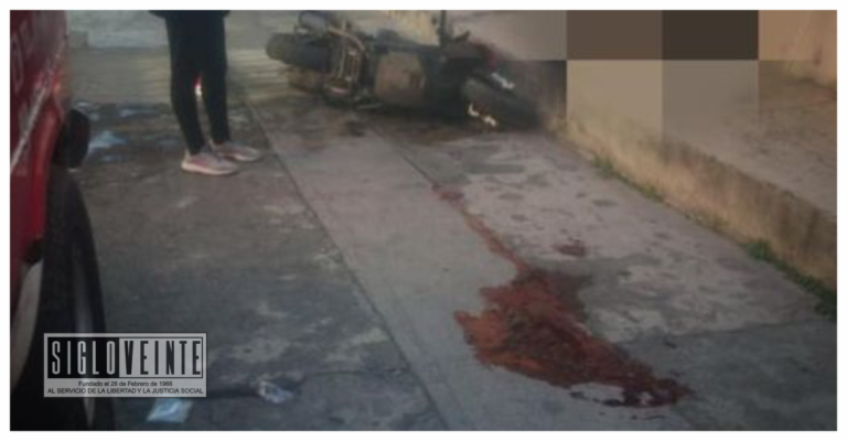 Atacan con 5 balazos a un hombre que iba abordo de su motocicleta
