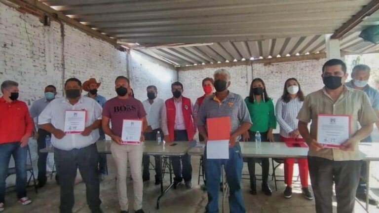 Líder estatal del PRI toma protesta a los comités municipales Huetamo, Churumuco, San Lucas y Tuzantla