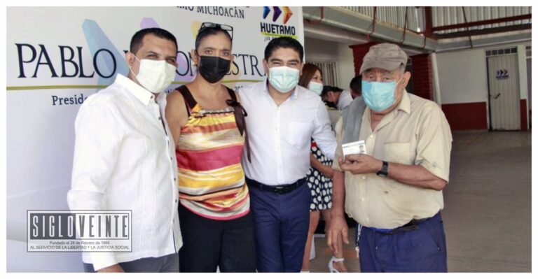 Reanuda DIF de Huetamo la entrega de credenciales del INAPAM para adultos mayores de 60 años