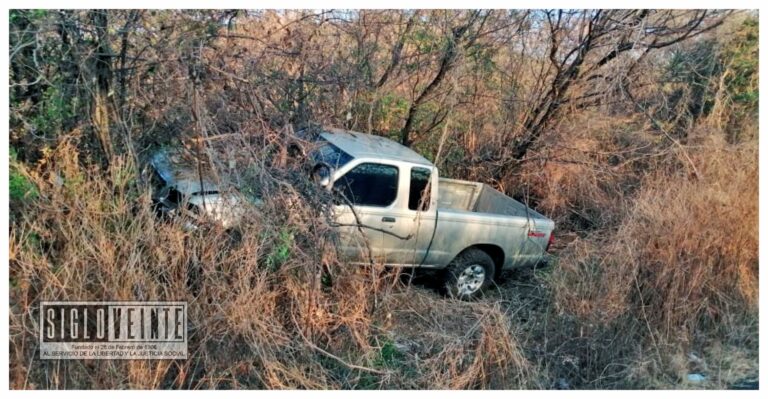 Vuelca camioneta en Puertas de Chiripio, hay una lesionada