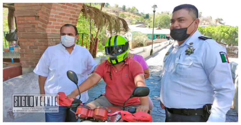 En Carácuaro, autoridades municipales y de tránsito promueven el uso de casco en motociclistas