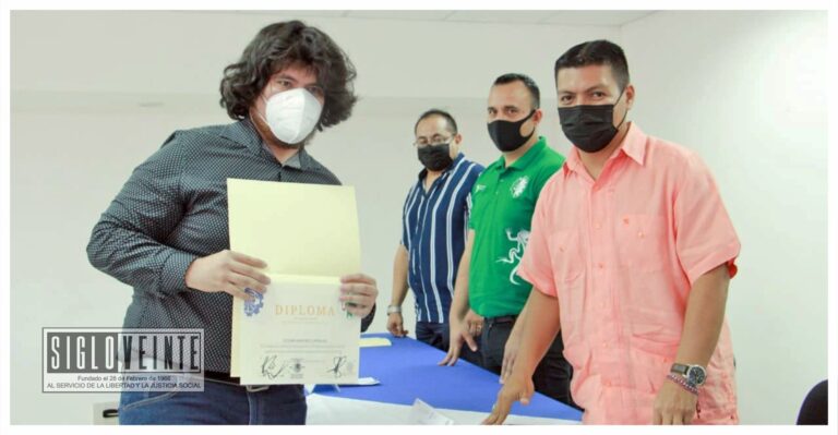 Encabeza Eugenio Núñez Ríos ceremonia de entrega de certificaciones en lengua extranjera a estudiantes del Instituto Tecnológico Superior de Huetamo