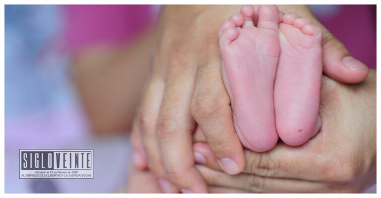 Muere bebé de 2 meses en Arteaga, la FGE investiga ya que aparentemente lo mataron a golpes