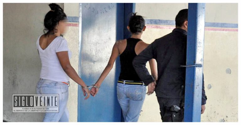 Sentencian a 20 años de cárcel a Joana Jacqueline G., y a Karla Yoselin R., responsables del homicidio de una mujer