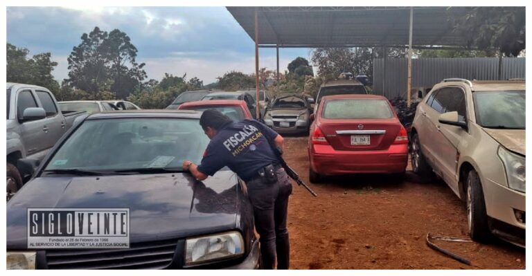 Aseguran en Tacámbaro 12 vehículos con reporte de robo y dos armas de fuego; dos hombres fueron detenidos