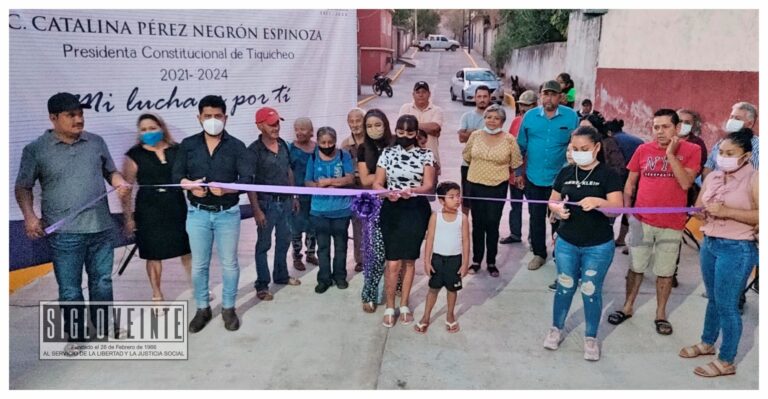Fueron inauguradas por la alcaldesa de Tiquicheo Catalina Pérez Negrón dos obras de pavimentación