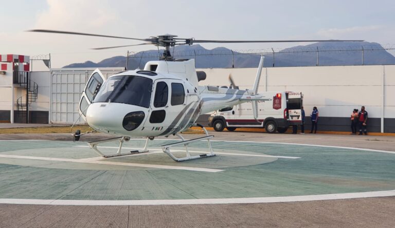 Trasladan a menor de dos años en estado grave desde Huetamo a Morelia en la ambulancia aérea