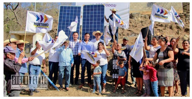 Instala gobierno de Huetamo paneles solares para la bomba del sistema de agua potable de la localidad Zacanguirete