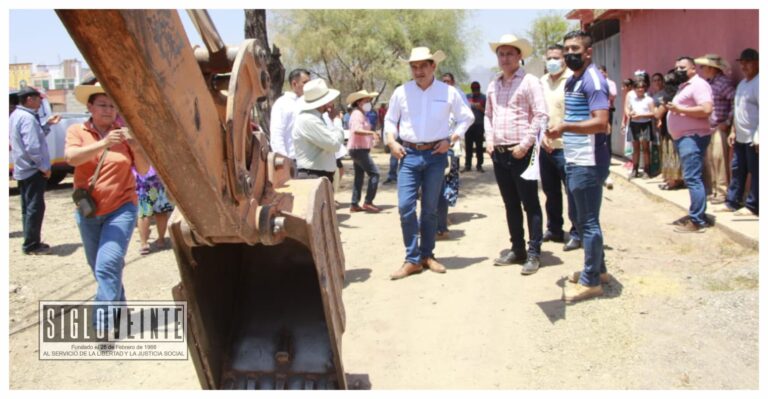 La construcción del drenaje sanitario en la colonia El Paraíso, primera obra por cooperación en Huetamo
