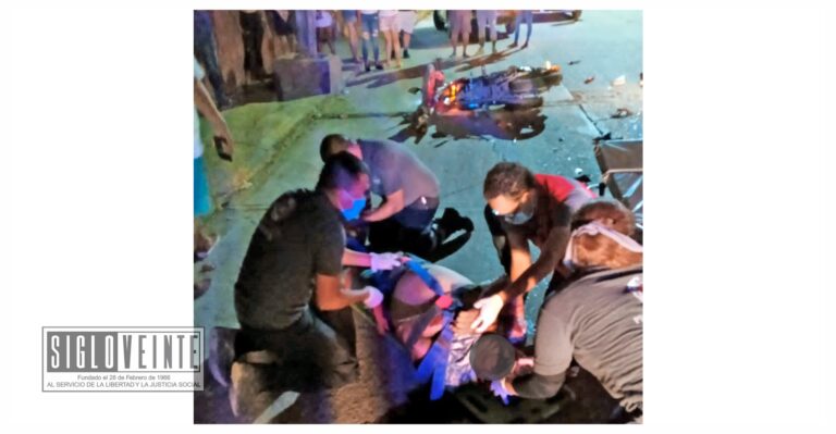 Motociclista pierde la vida al impactarse con taxi en Huetamo