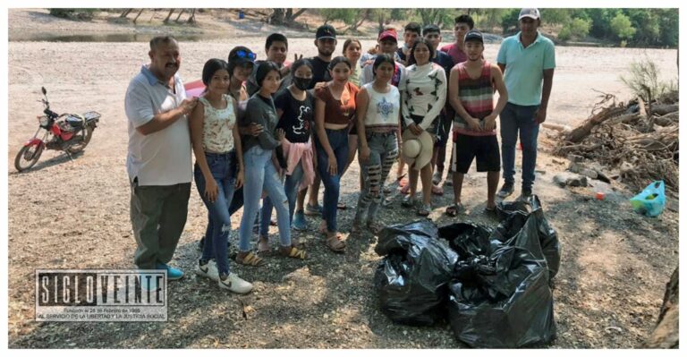 Alumnos de Bachilleres plantel Tiquicheo realizan campaña de limpieza del río en Piedra China