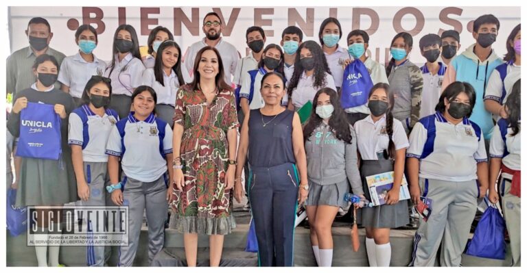 Culminó con éxito la Expo Universidades 2022 con la participación de más de 500 estudiantes de nivel bachillerato en Huetamo