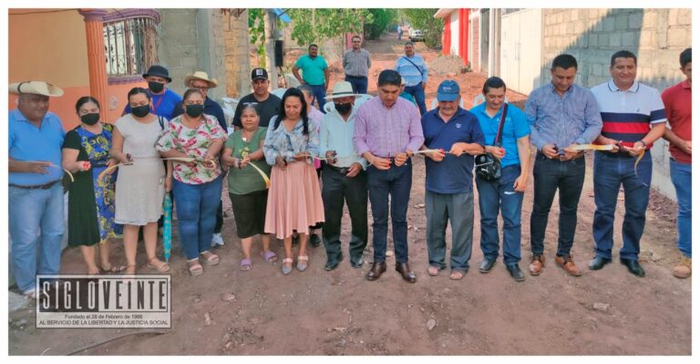 Habitantes de la calle Mezquite y Pablo Varona inauguran la primera obra por cooperación en Huetamo