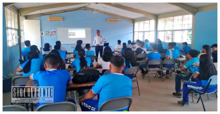 Tránsito estatal imparte en Huetamo pláticas de educación vial a estudiantes de nivel superior, bachillerato y secundaria