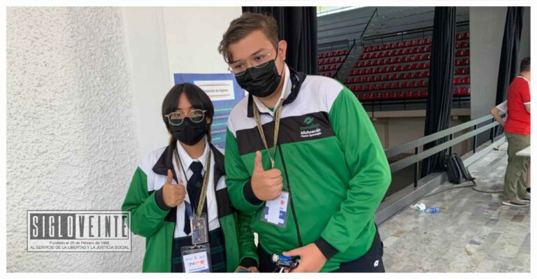 Alumnos del Conalep Apatzingán ganan medalla de plata en Infomatrix World Finals 2022