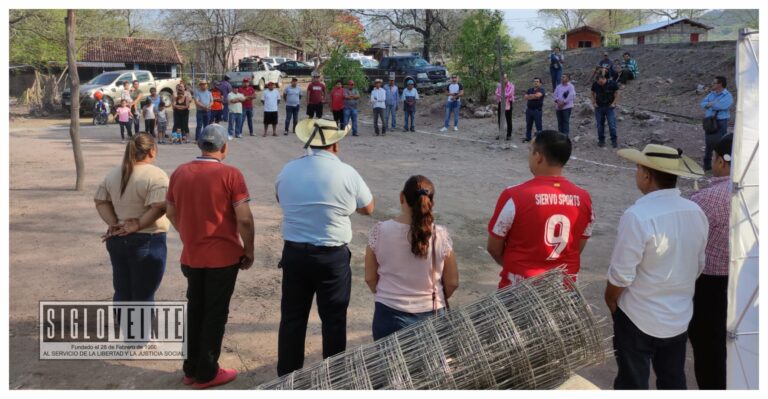 Comienza la construcción de una cancha de voleibol en La Tiringucha, se realizará con recursos del gobierno municipal de Huetamo