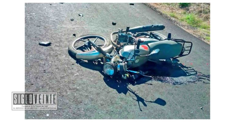 Por conducir a exceso de velocidad, conductor de moto resulta lesionado en la carretera Huetamo-San Lucas