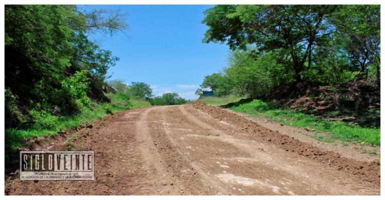 Apoya gobierno municipal de Tiquicheo a productores de tilapia de la Presa del Gallo, rehabilita camino de acceso