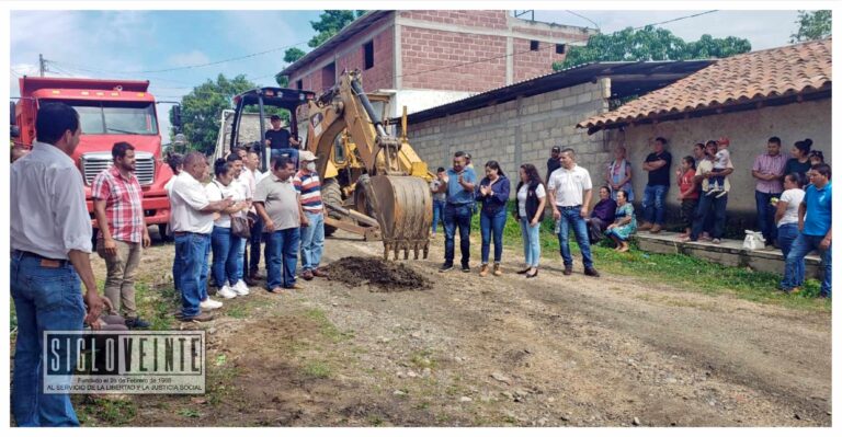 Gobierno de Nocupétaro continúa mejorando la infraestructura urbana, inicia la pavimentación de una calle en la cabecera municipal