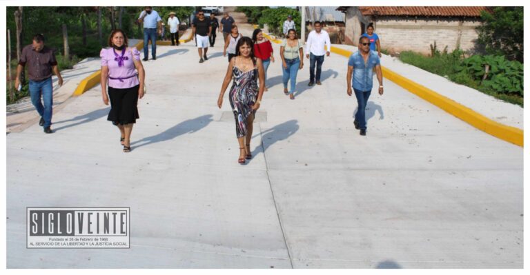 Inaugura alcaldesa de Tiquicheo pavimentación en la colonia Ricardo Flores Magón de la cabecera municipal