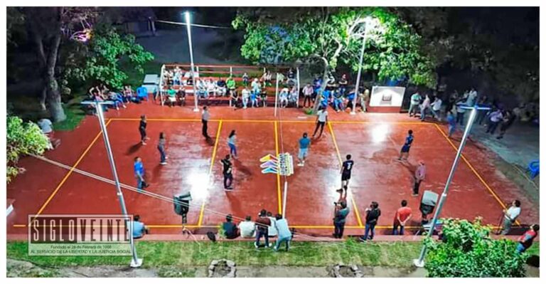 Varona Estrada entrega un nuevo espacio deportivo en la comunidad de La Tiringucha