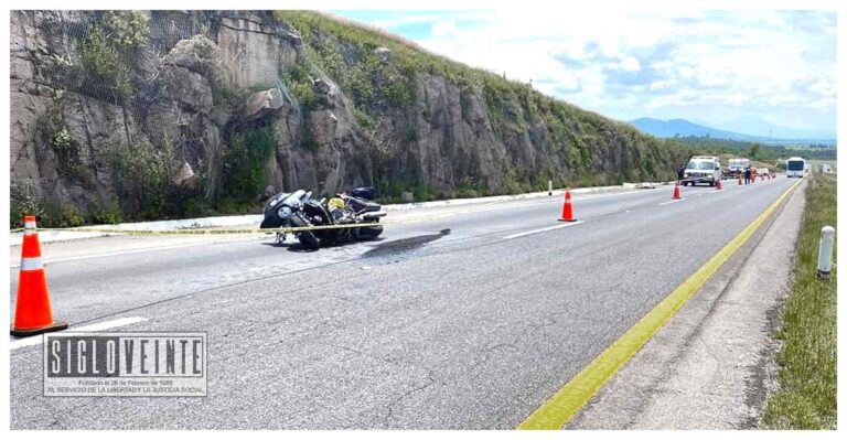 Dos motociclistas pierden la vida al derrapar en la Autopista de Occidente cerca de Huaniqueo