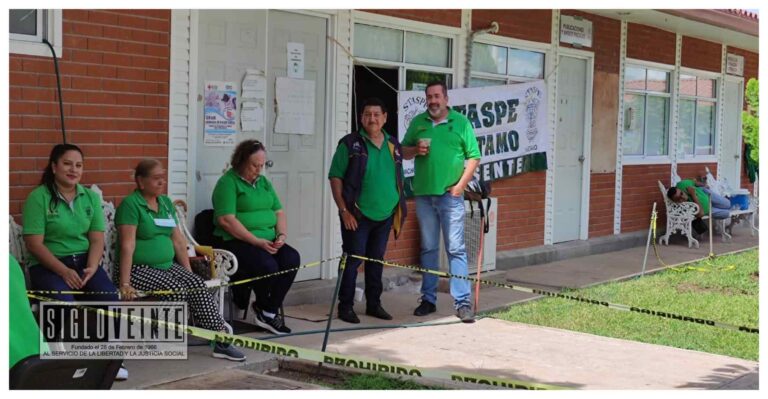 El STASPE toma las oficinas del Gobierno del Estado en Huetamo
