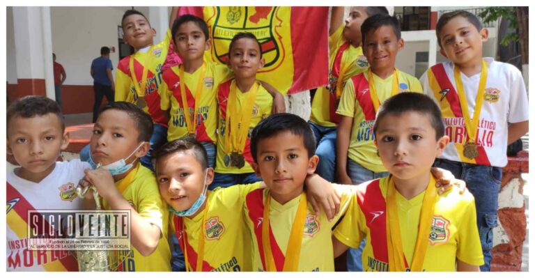 El equipo de fútbol Atlético Morelia Sede Huetamo en la categoría sub-6, solicitan apoyo para ir al campeonato nacional