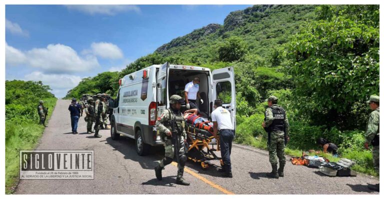 Trasladan en helicóptero de Huetamo a Morelia a  3 heridos del accidente en Tierra Blancas