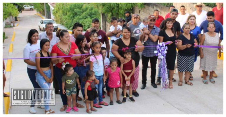 Con recursos netamente municipales, la alcaldesa de Tiquicheo Catalina Pérez Negrón inaugura la pavimentación de dos calles